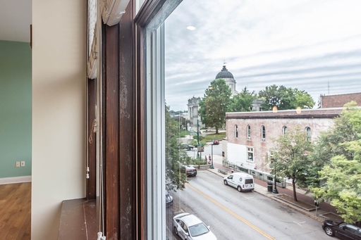 Listing photo thumbnail
