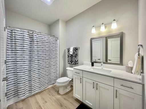 Listing photo thumbnail