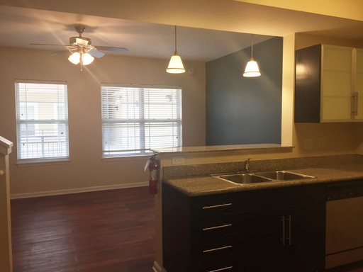 Santa Monica Blvd - 4 Bed, 4.5 Bath Townhome with Balcony – photo 1