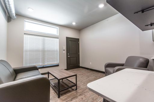 Listing photo thumbnail
