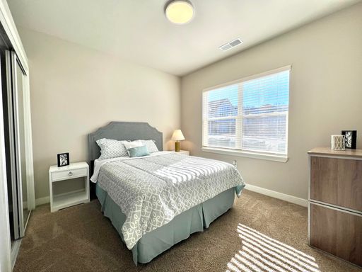 Listing photo thumbnail