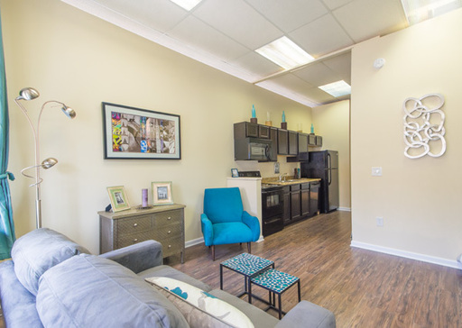 Listing photo thumbnail