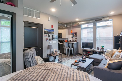 Listing photo thumbnail