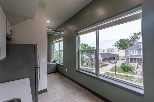 Listing photo thumbnail