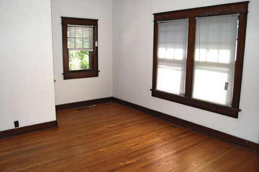Listing photo thumbnail