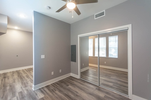 Listing photo thumbnail