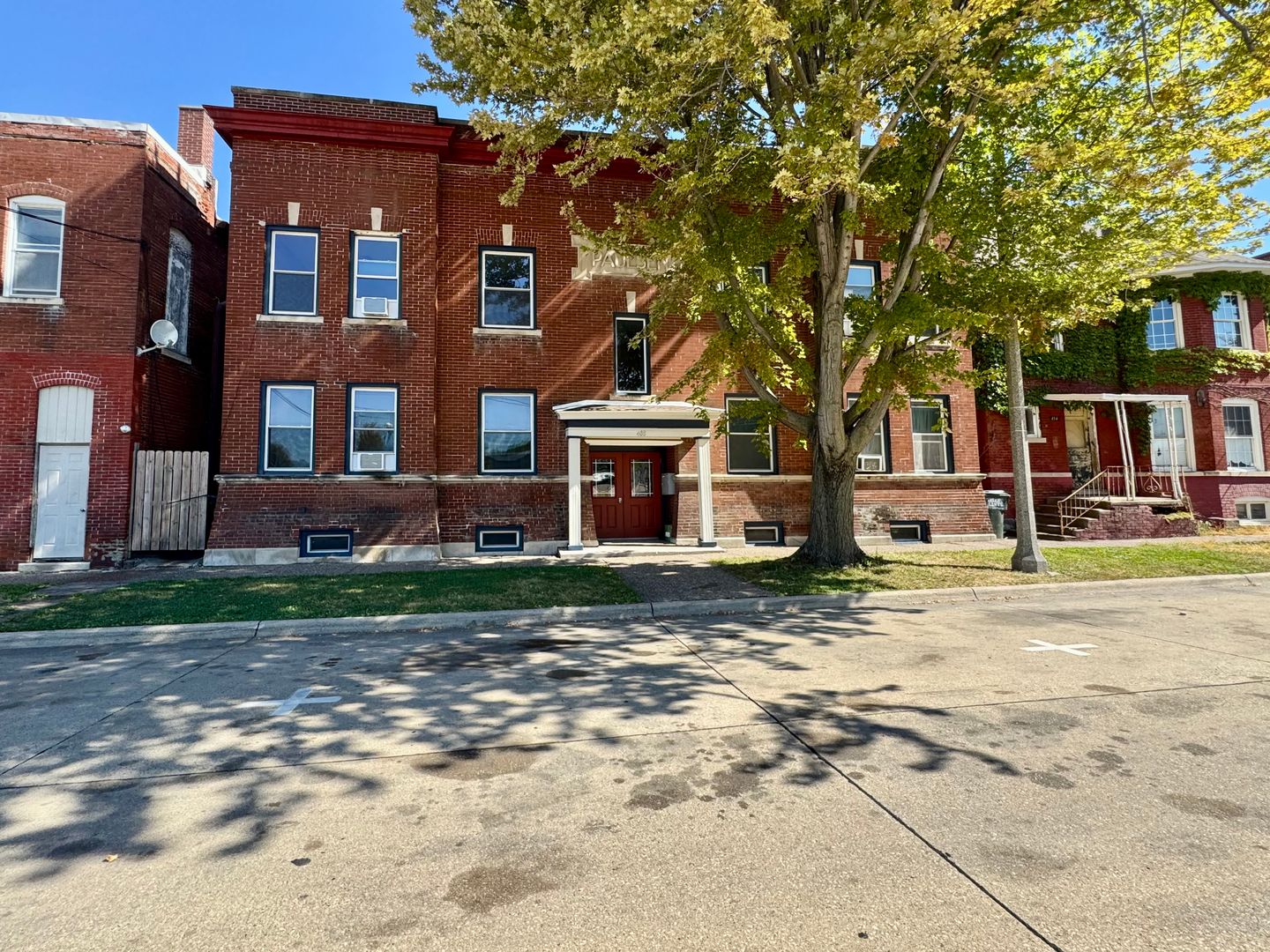 Moline Apartment: 408 13th Street