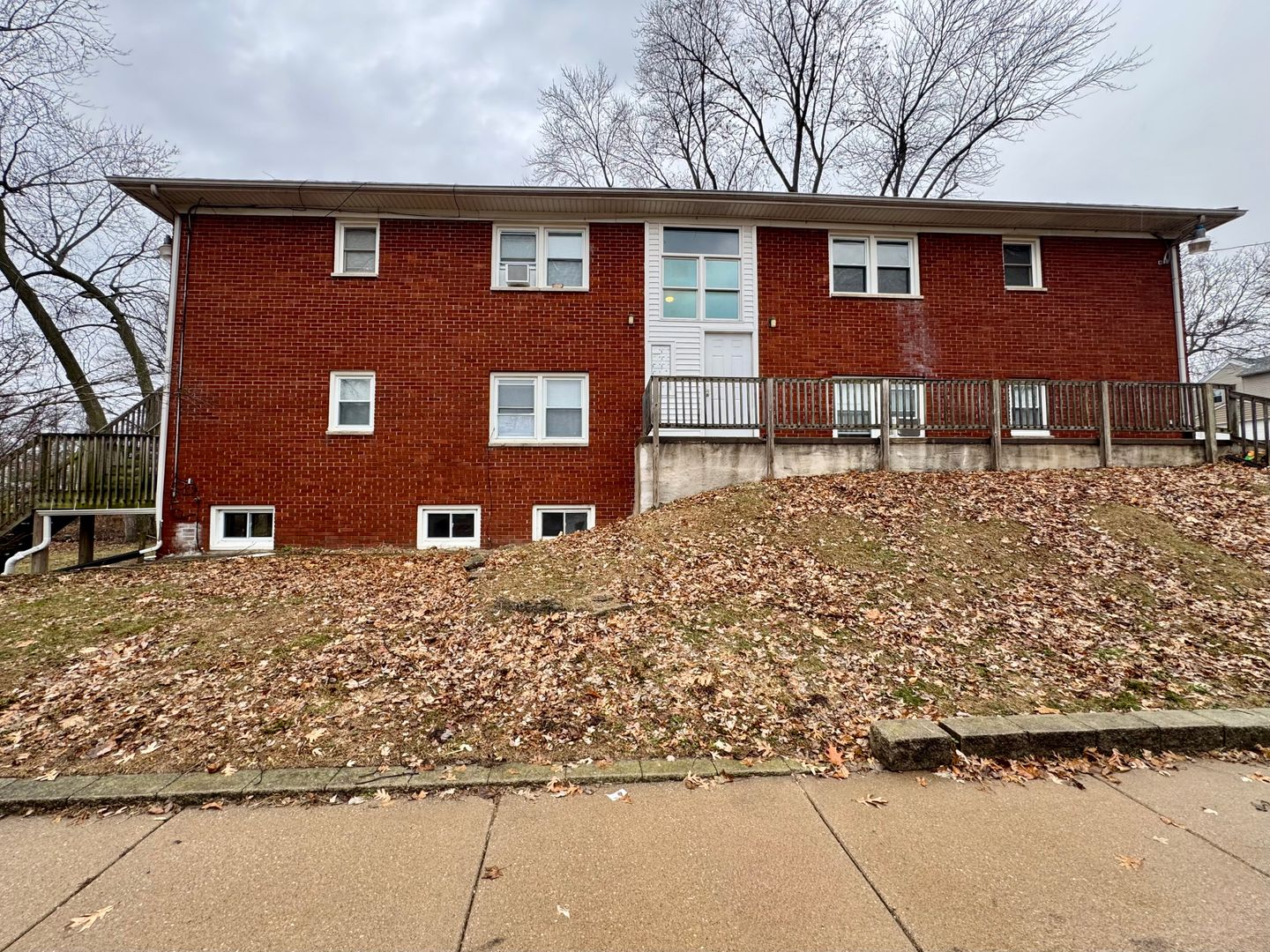 Moline Apartment: 1811 13th Ave - Apartment 6