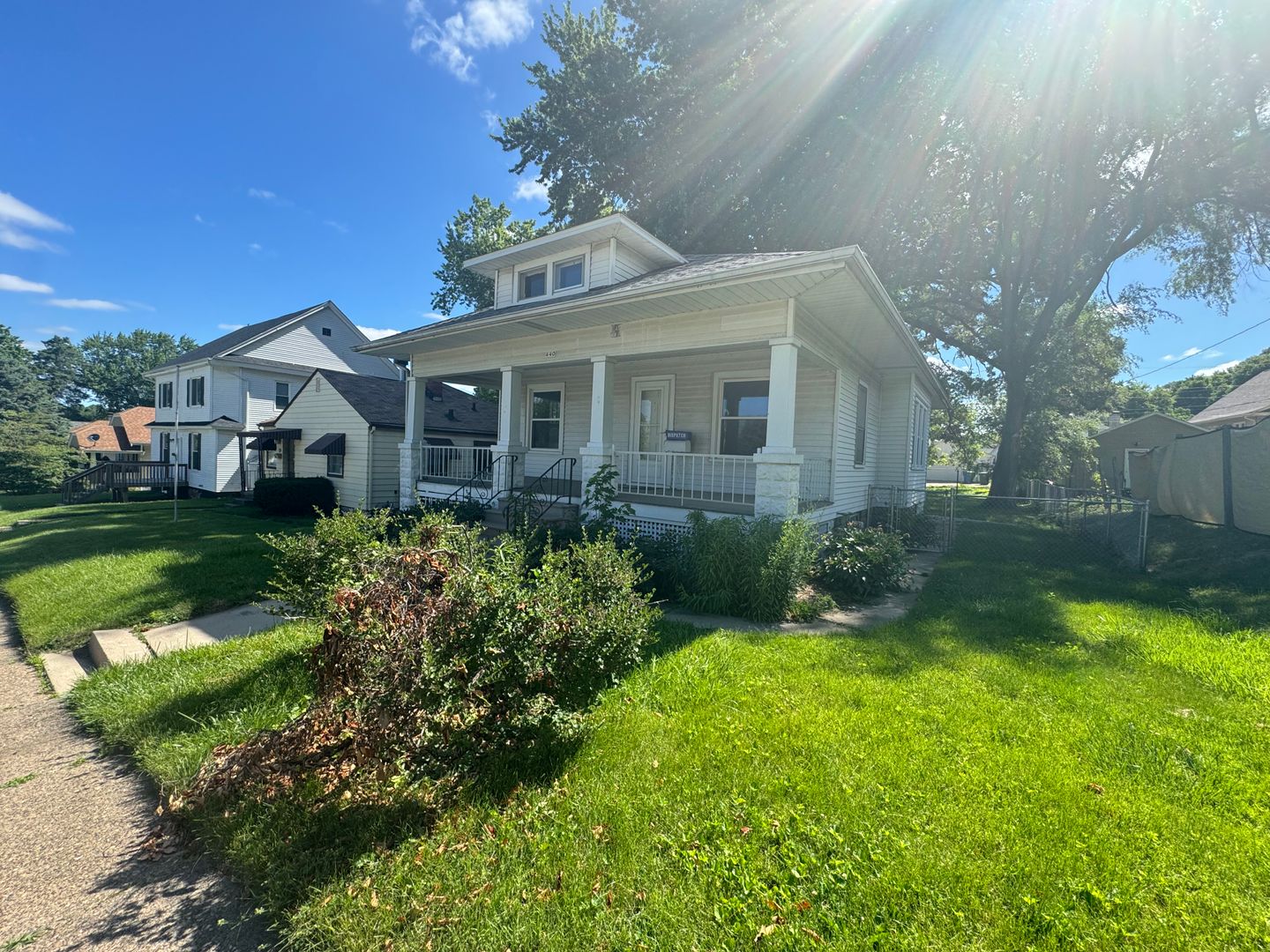 Moline House: 440 43rd St
