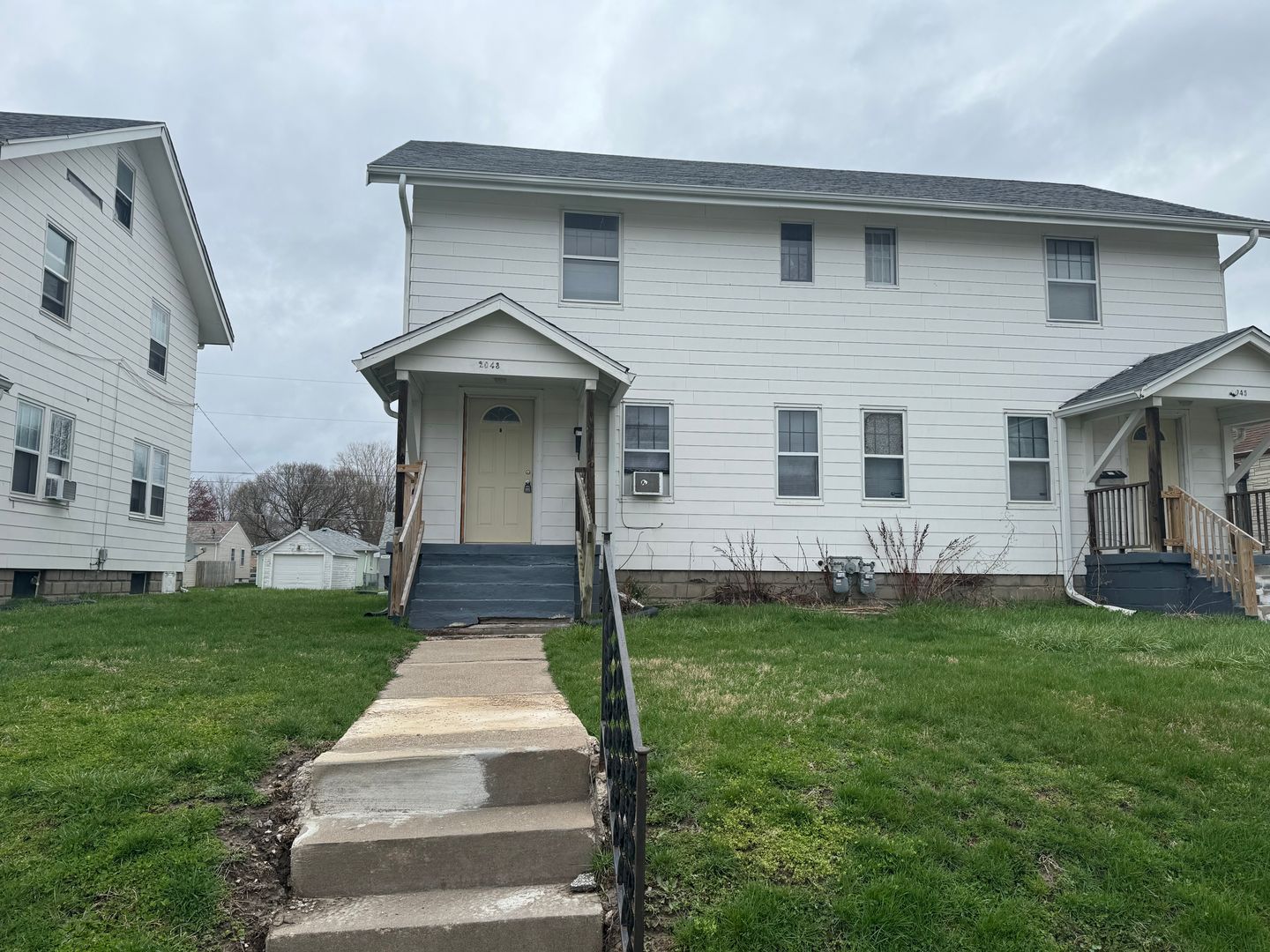 Rock Island Townhome: 2043 33rd Street