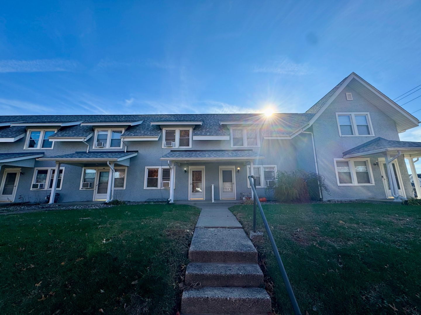 Moline Townhome: 406 15th Ave