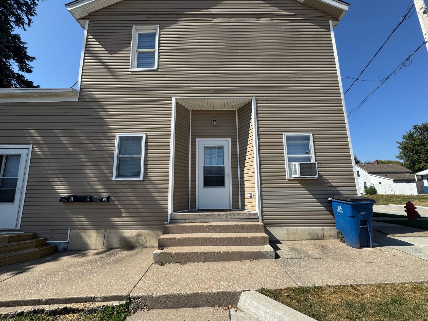 Reynolds Apartment: 80 S Williams