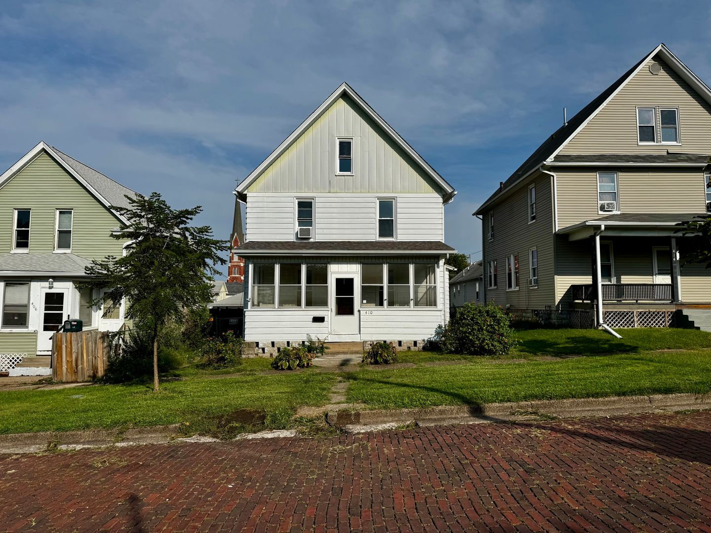 MOLINE House: 410 9TH ST