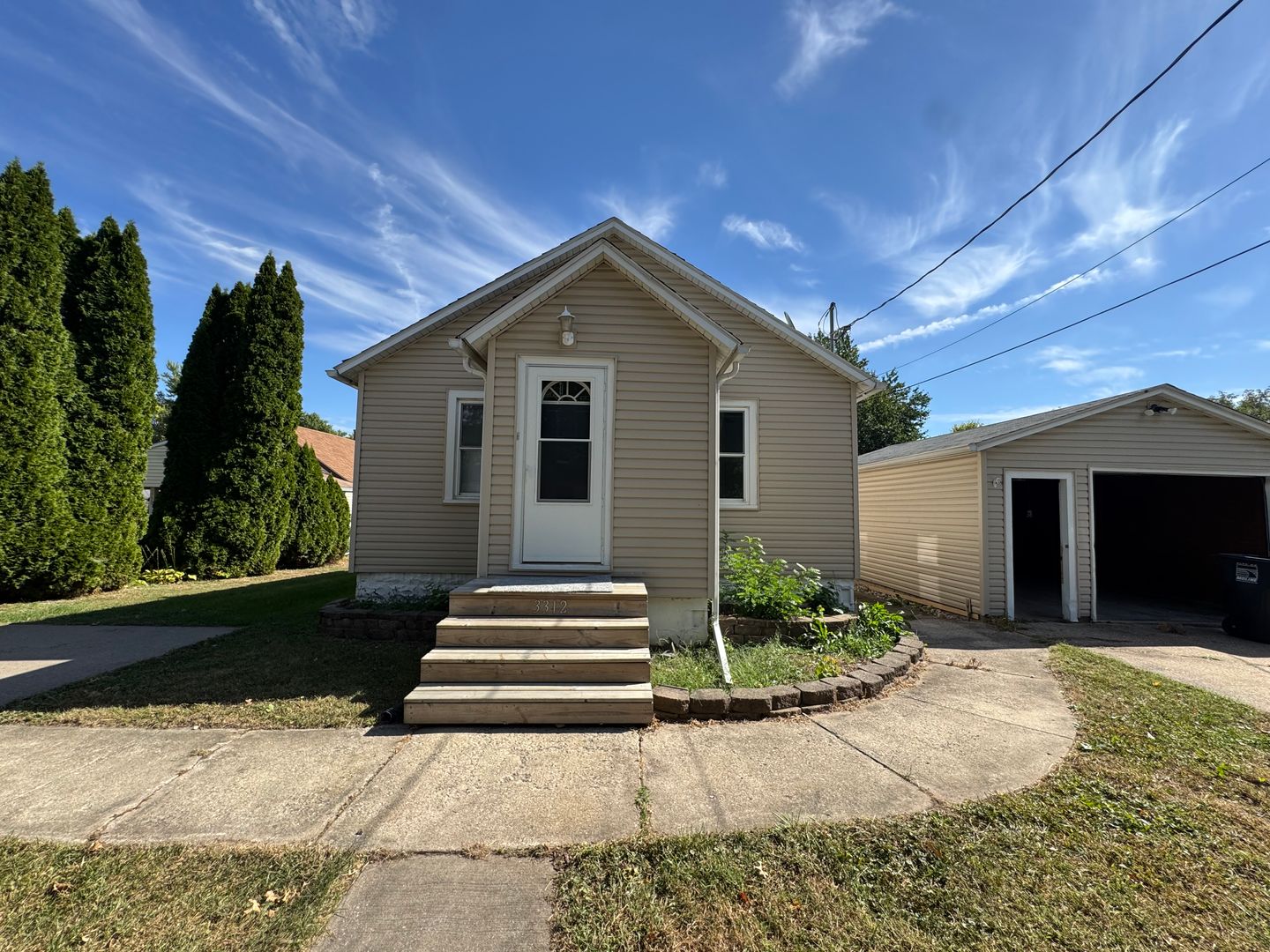 Moline House: 3312 3rd Street