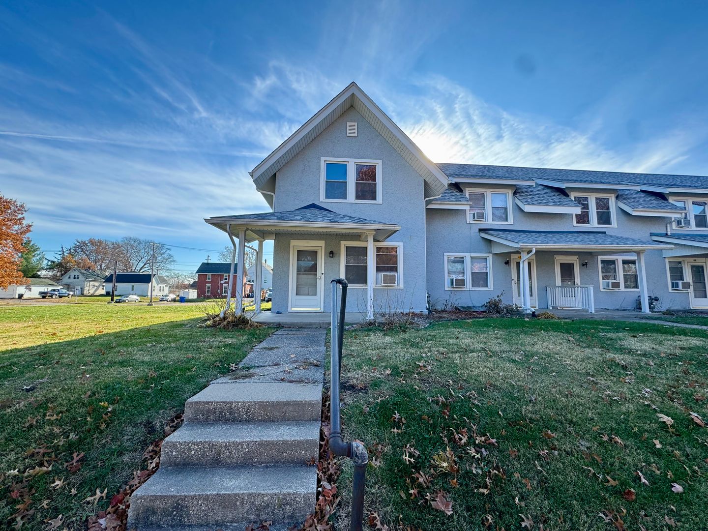 Moline Townhome: 414 15th Ave