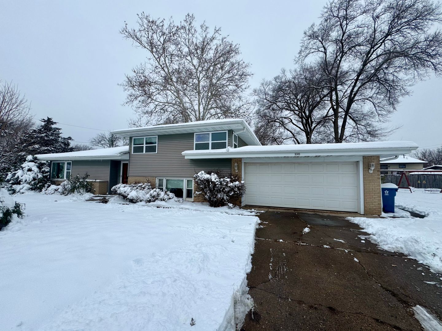 Coal Valley House: 108 W 15th Ave