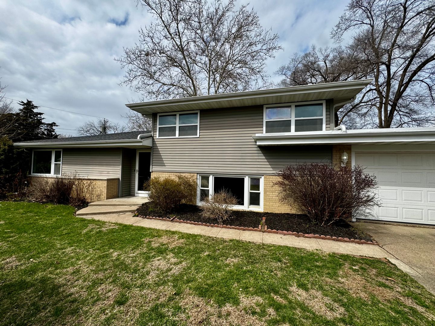 Coal Valley House: 108 W 15th Ave