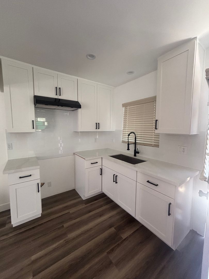 Bell Apartment: 6909 Otis Ave.