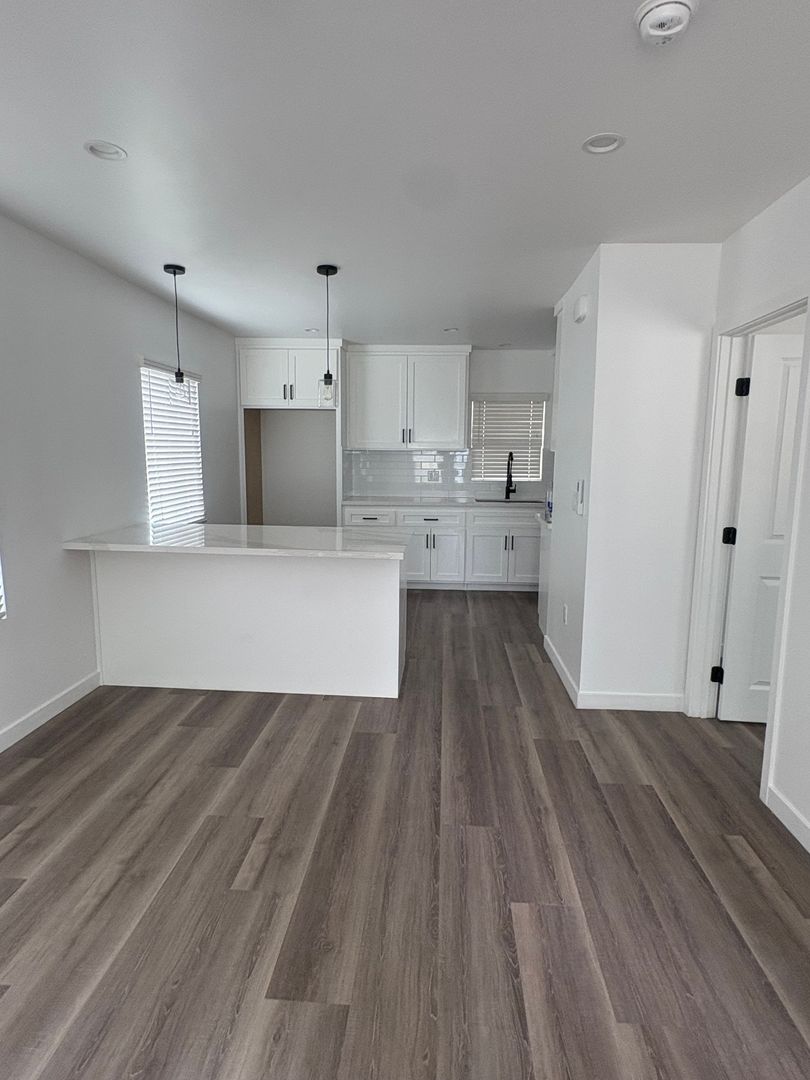 Maywood Apartment: 3620 E. 56th Street