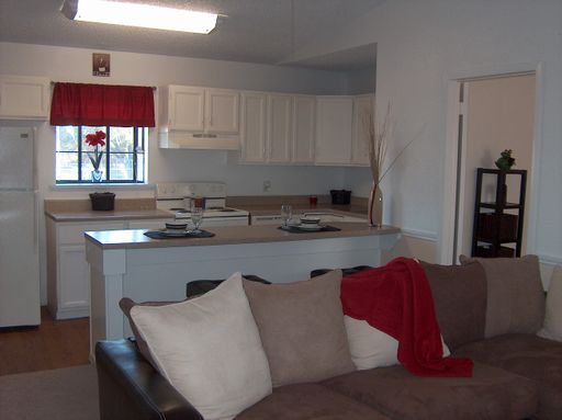 BEAUTIFUL 2 BR/2 BA WITH UPDATED BATH FEATURES! ONE MONTH FREE – photo 1