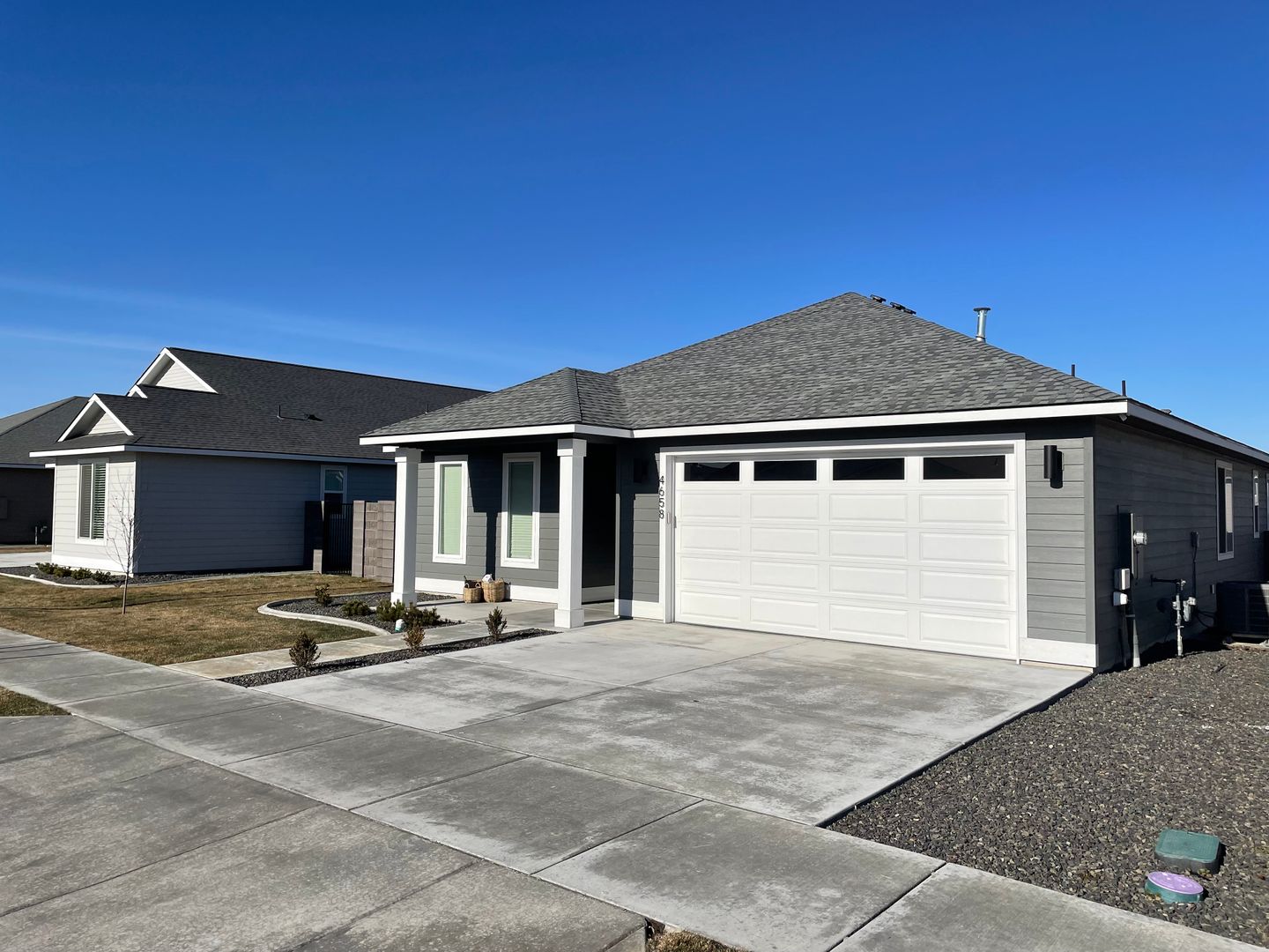 Richland House: 4658 Village View St