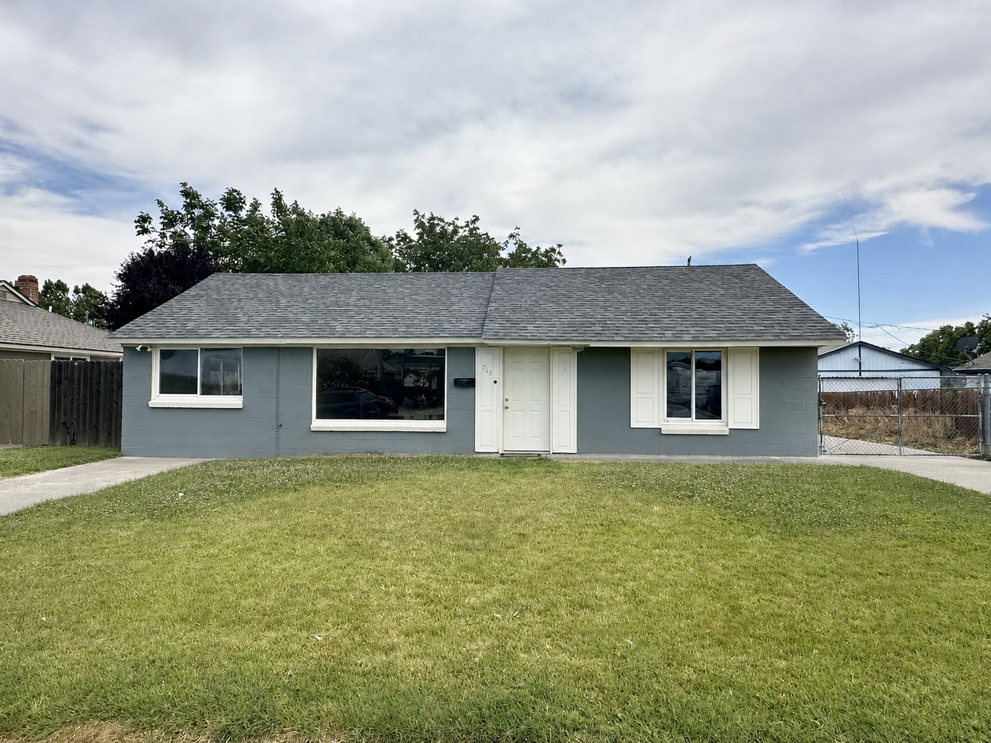 Kennewick House: 705 S. Ione St.