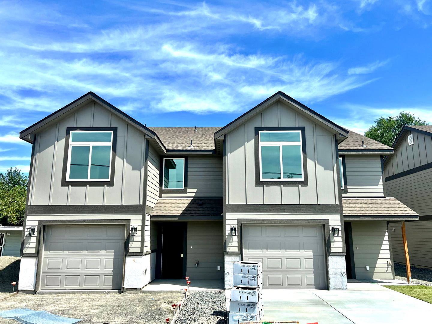 Pasco Apartment: 605 N. Rd 34