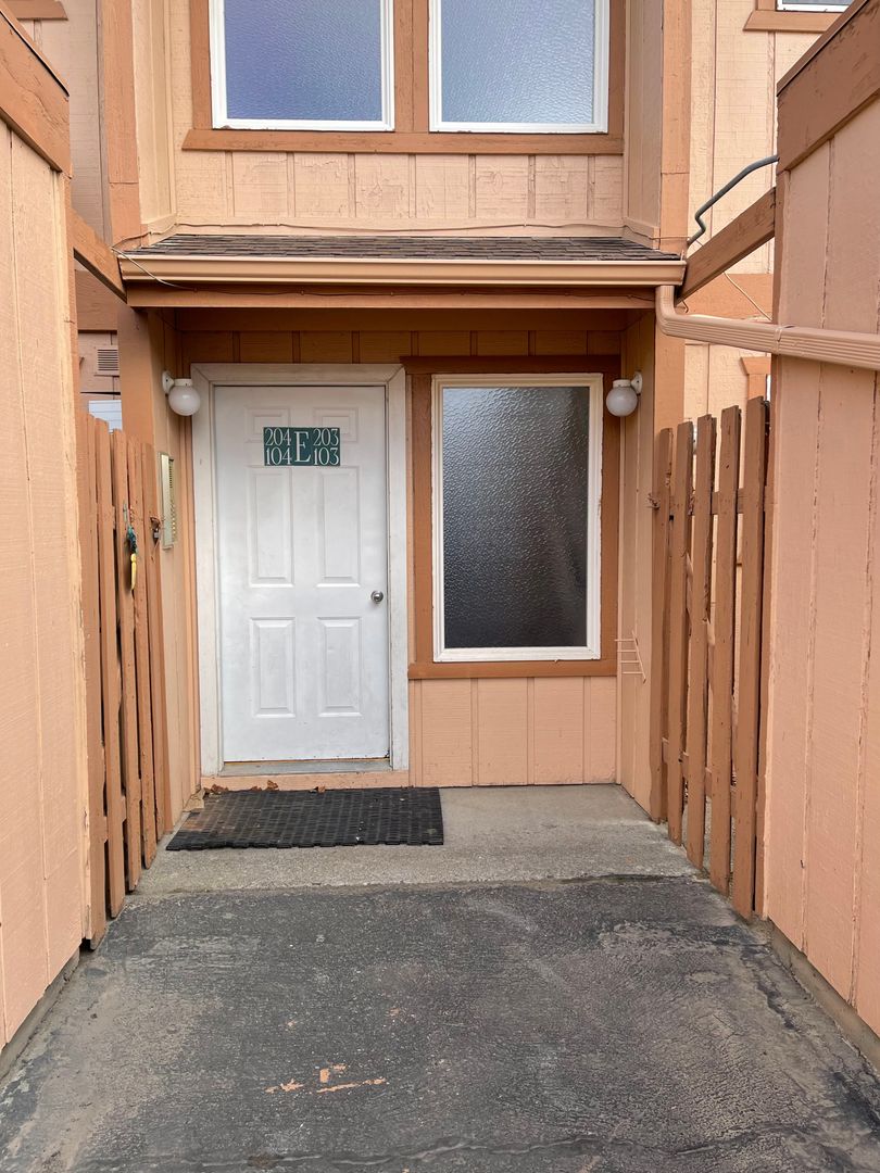 Kennewick House: 3121 W Hood Ave Apt E103
