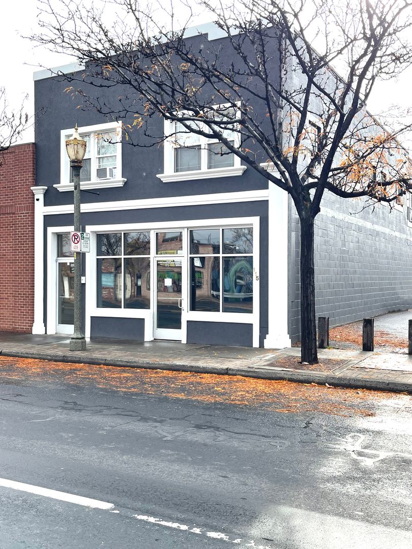 Kennewick Apartment: 115 W 1st. Ave.