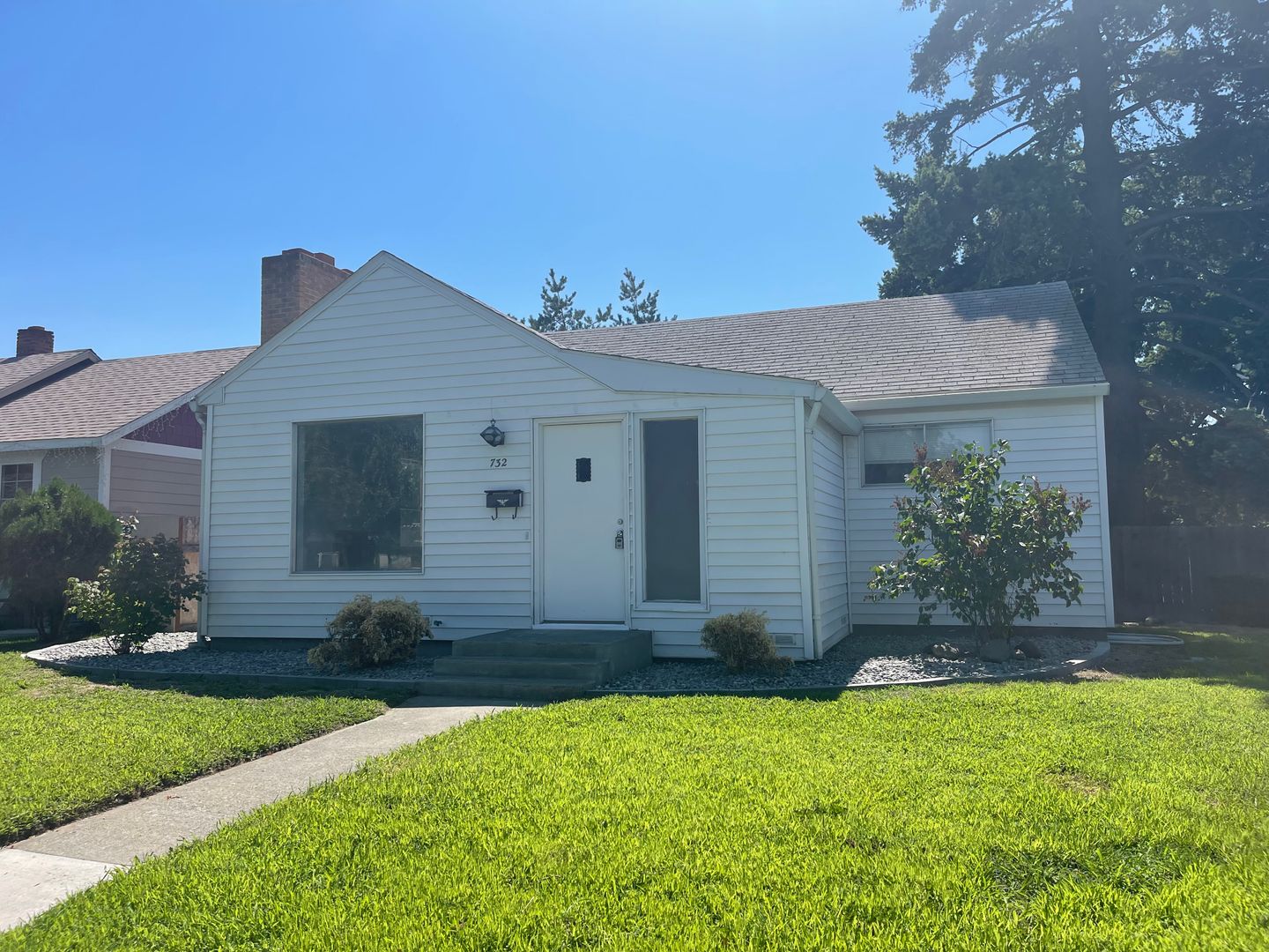 Pasco House: 732 W Park St