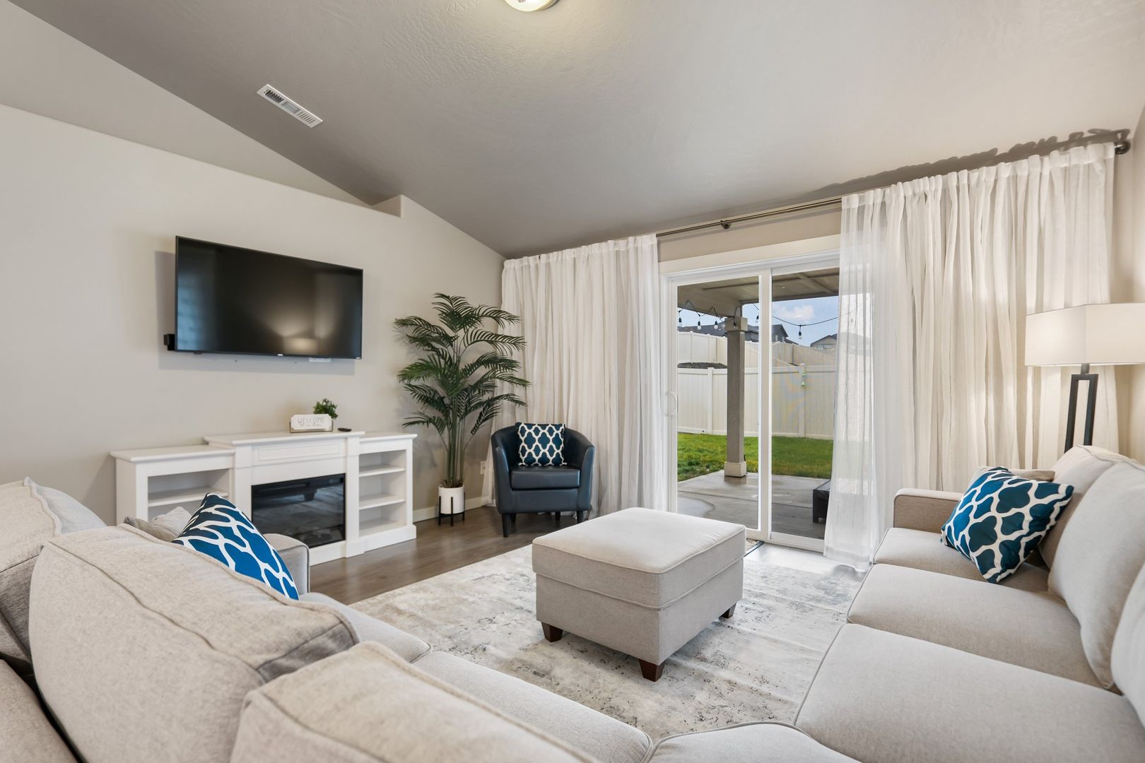 Richland House: 2937 Castle Rock Blvd.