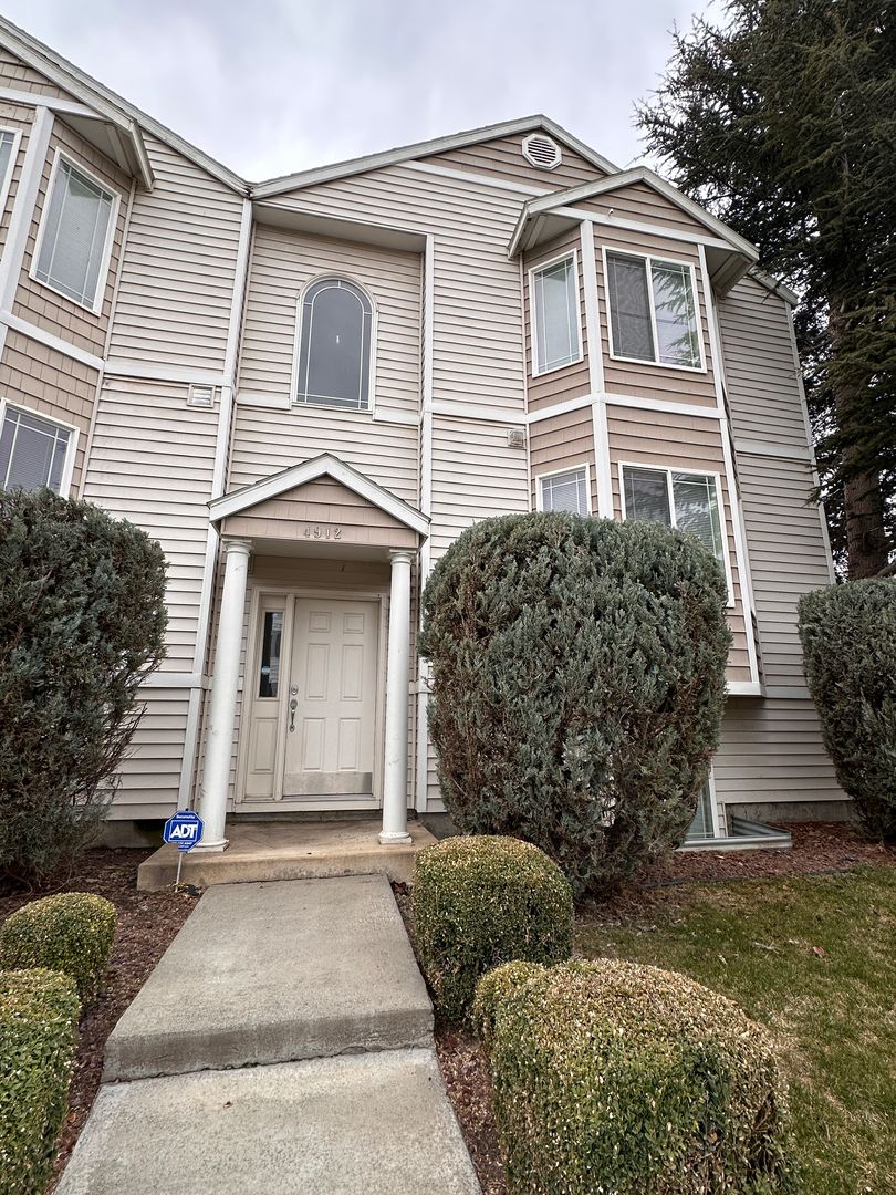 Pasco Townhome: 4912 Guemes Lane