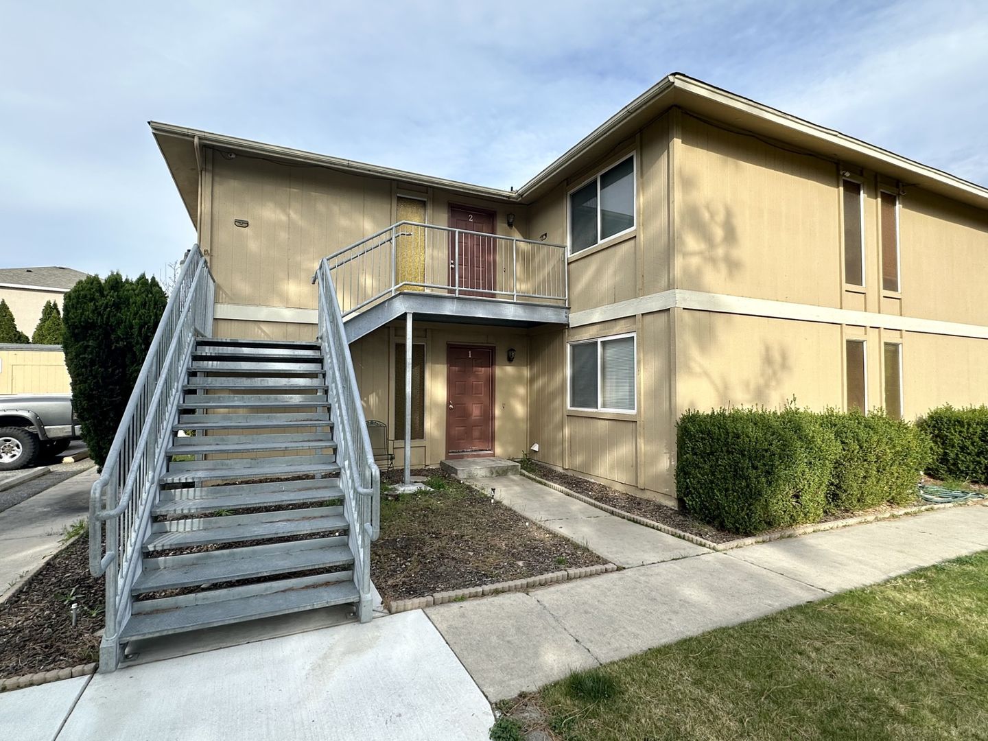 Richland Apartment: 1821 Peach Tree Ln