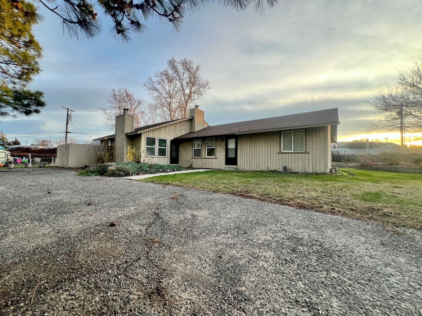 Kennewick Apartment: 500/502 Conway Pl