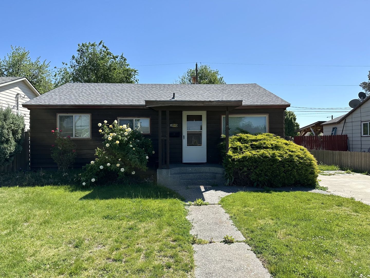 Richland House: 810 Wright Ave