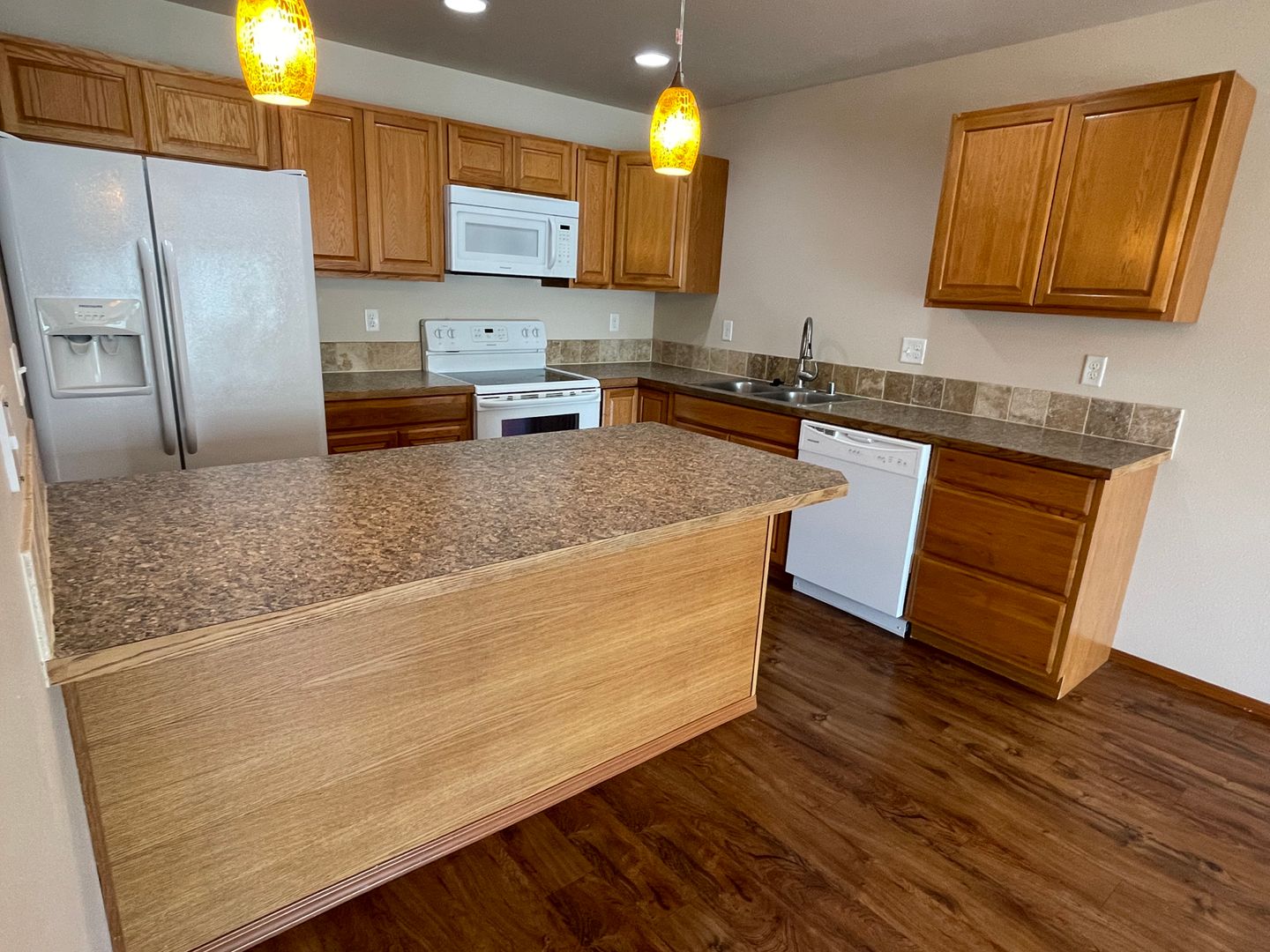 West Richland Apartment: 71 S 39th 101-114