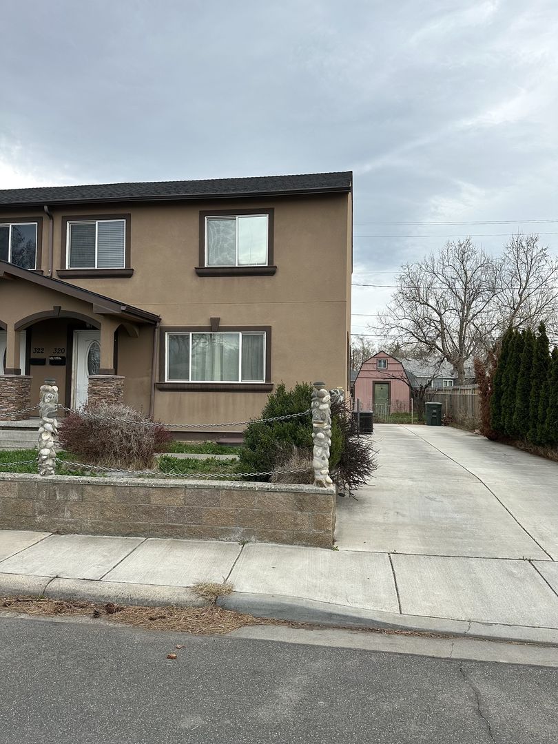 Richland Apartment: 322 Casey Ave