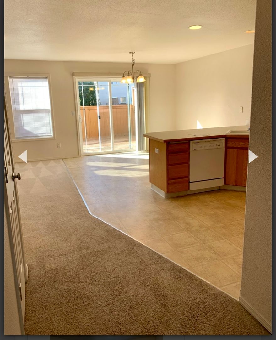 Pasco Townhome: 4813 Porlier Ln