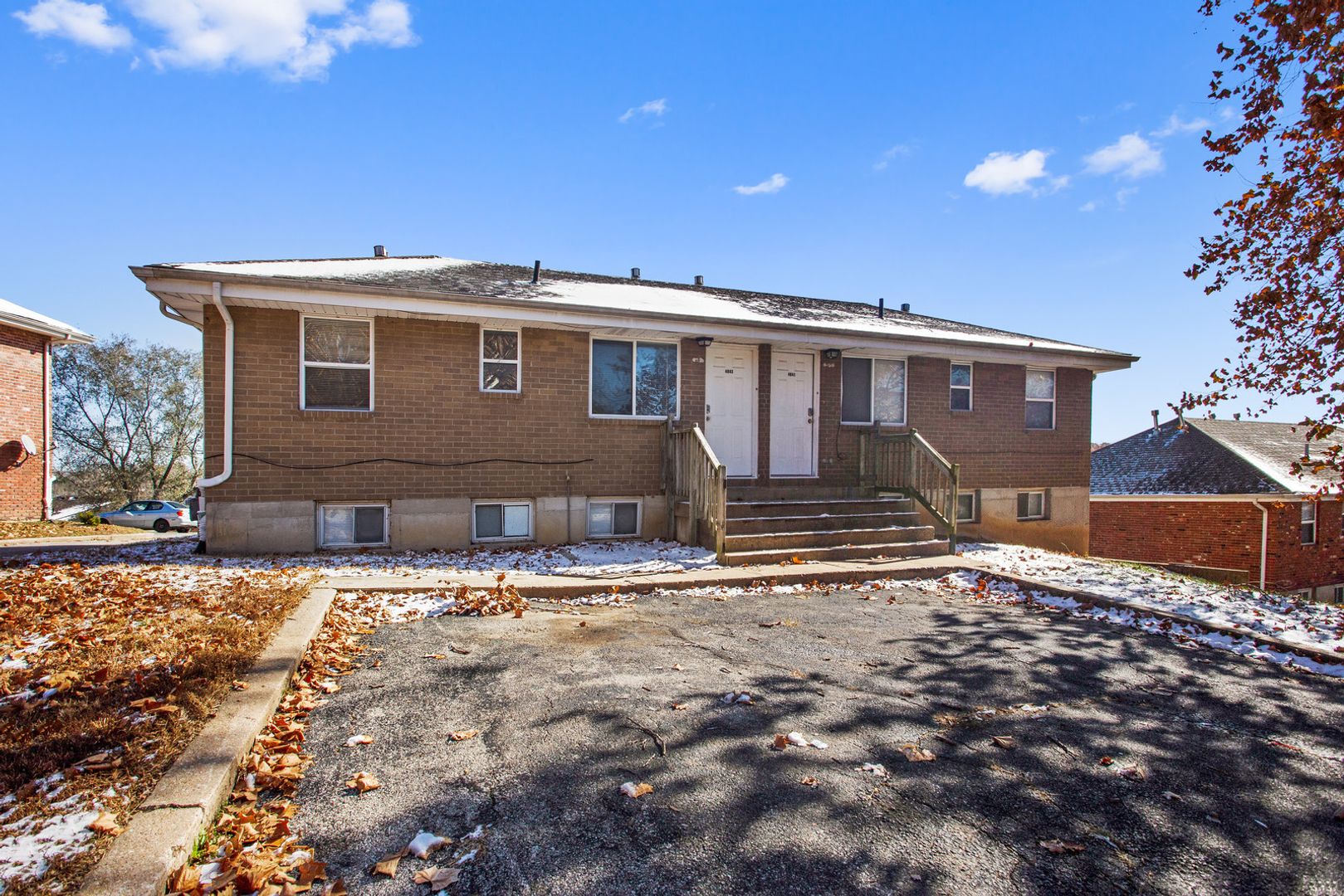 Riverside Apartment: 4820-4867 NW Homestead Rd. / Terr.