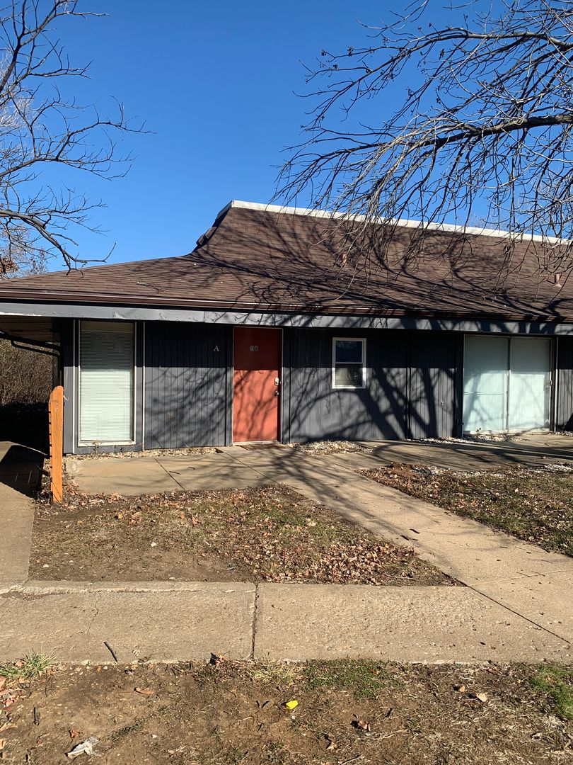 Kansas City Apartment: 10561 Cypress Ave