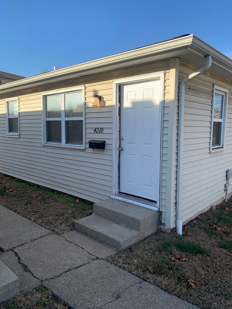 Kansas City Apartment: 2715 W. 42nd Ave.