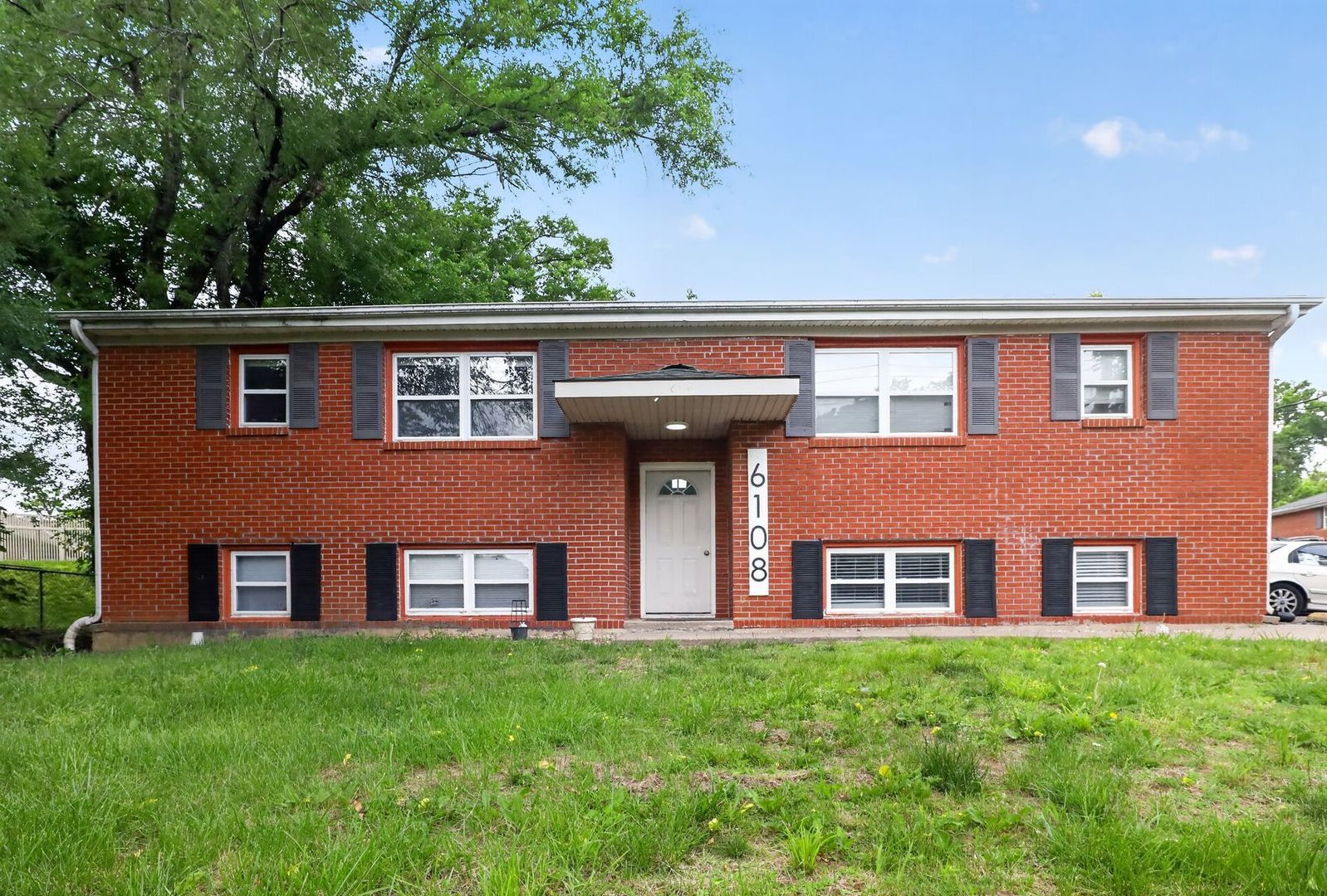 Parkville Apartment: 6110 NW Bell Rd.