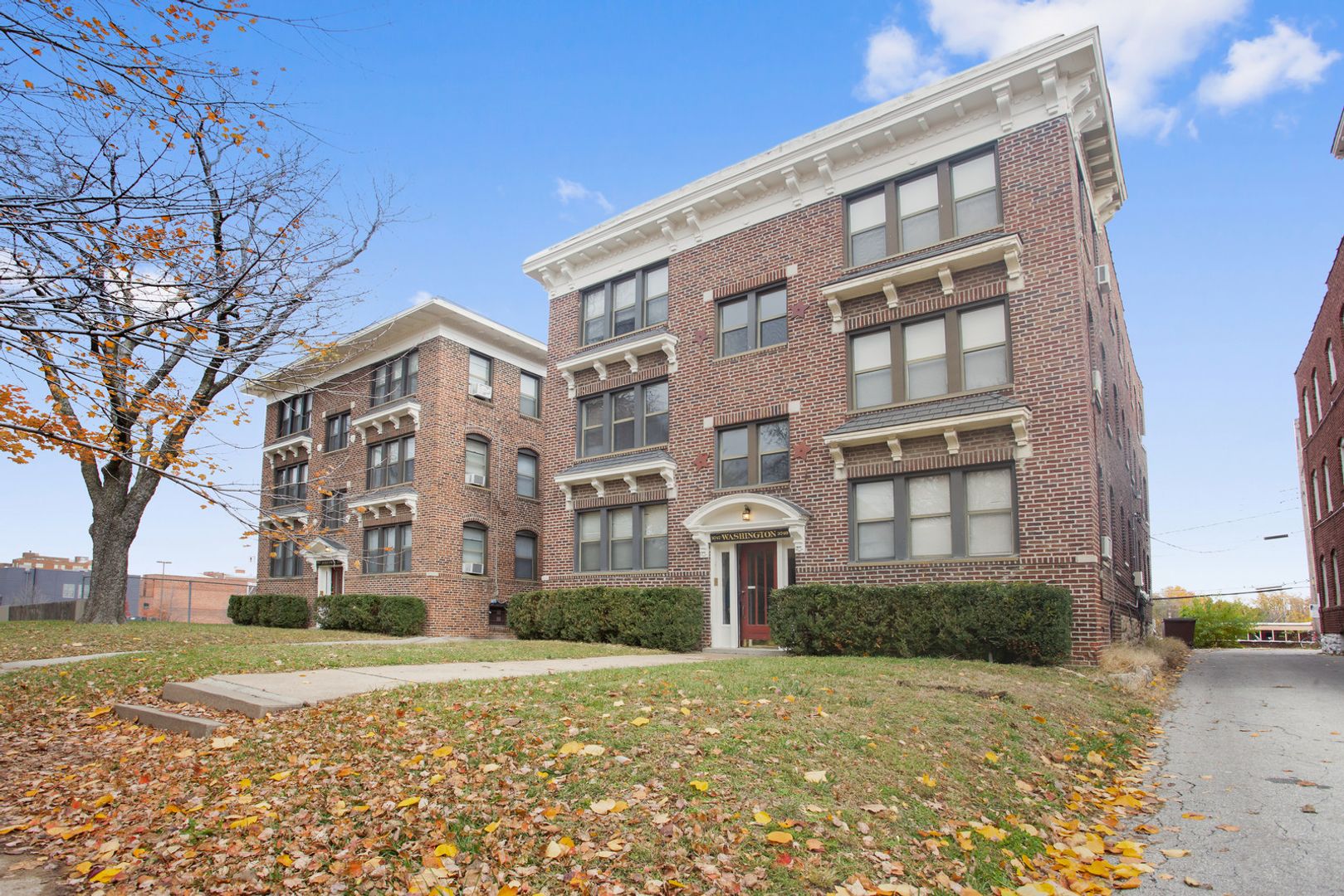 Kansas City Apartment: 3743-3749 Washington St.