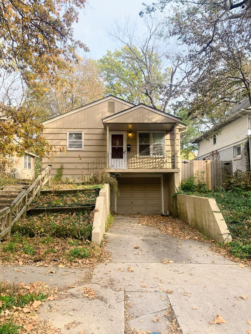 Kansas City House: 4451 Francis St.