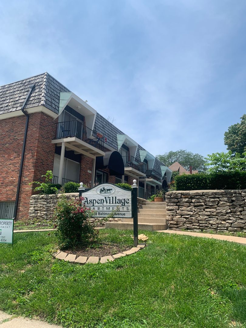 Kansas City Apartment: 3608-3618 Baltimore Ave.