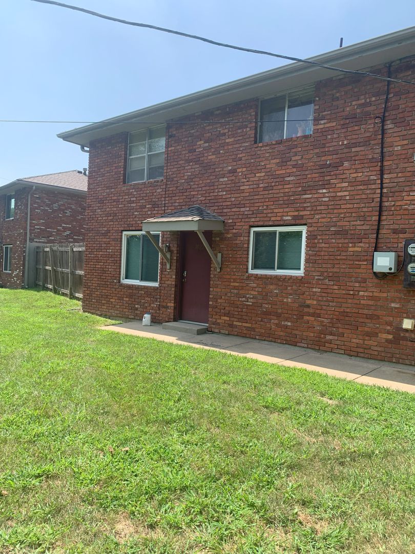 Parkville Apartment: 9001-9155 NW 57th Street