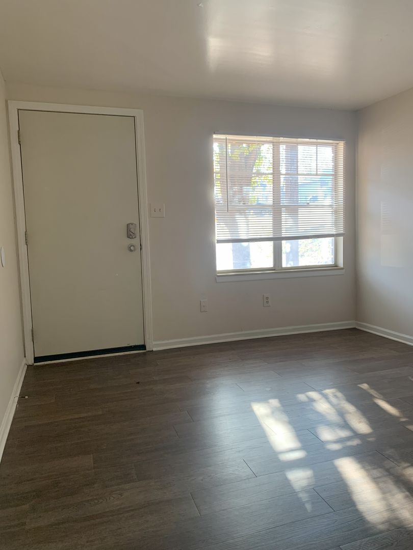 Parkville Apartment: 9001-9155 NW 57th Street