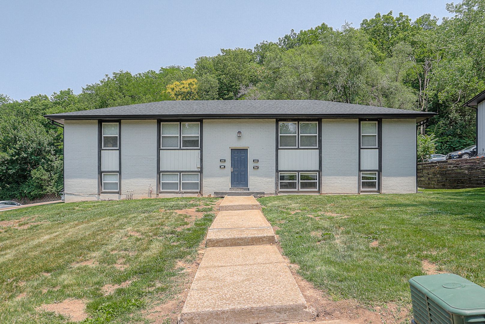 Kansas City Apartment: 2941-3057 Eaton St.