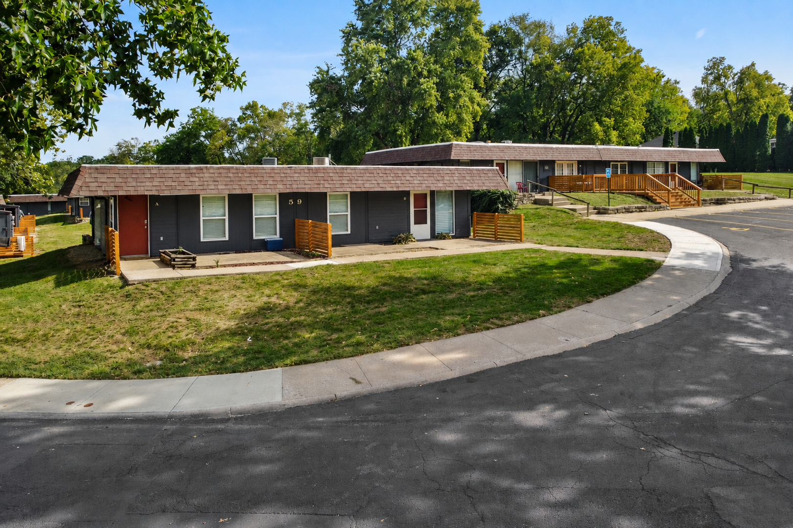 Kansas City Apartment: 10561 Cypress Ave