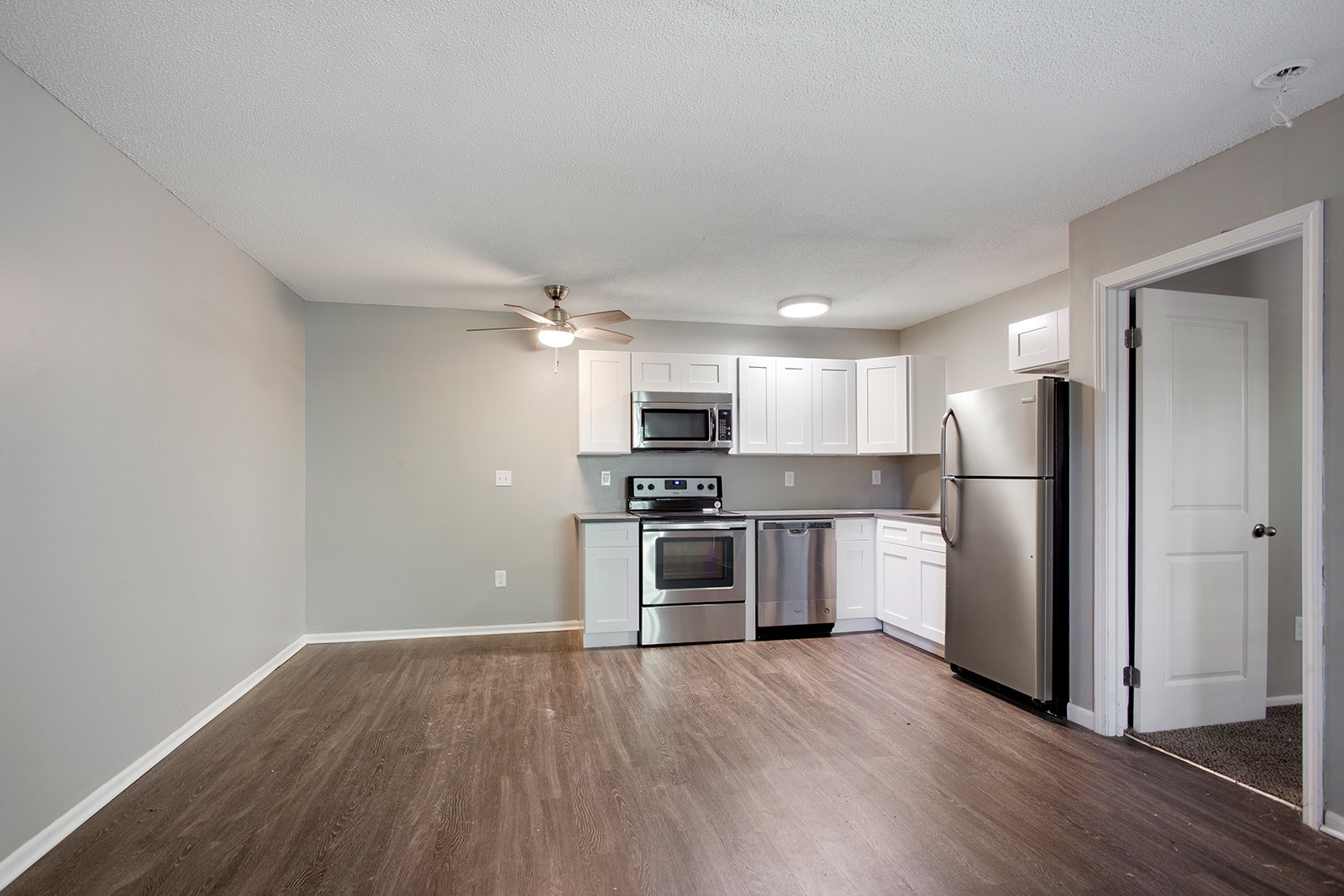 Olathe Apartment: 16615 W 139th St